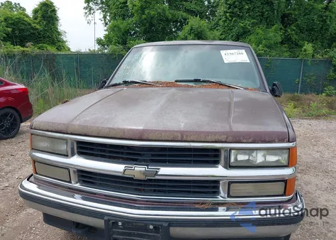 1996 Chevrolet Suburban K1500 z USA, uszkodzony, nr VIN 1GNFK16R8TJ397396